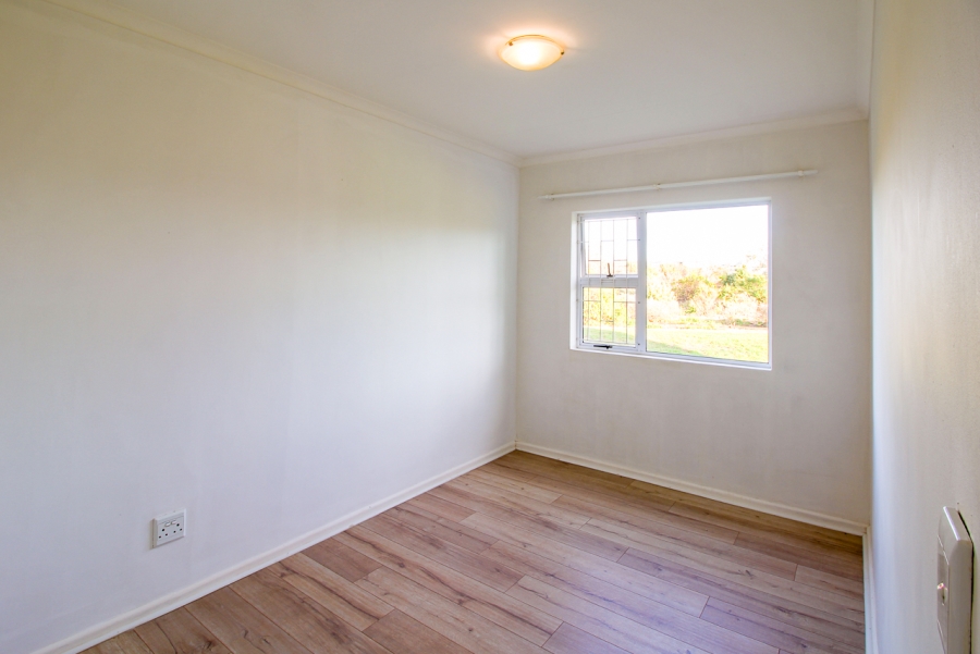 To Let 2 Bedroom Property for Rent in Somerset West Western Cape